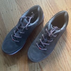 Ahnu Sugar Venture Twilight Walking Shoes 9
